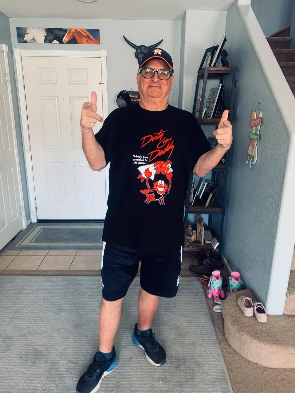 Το χαρακτηριστικό μπλουζάκι του DirtyDancing προς τιμήν του αεδρφού του, Πάτρικ Σουέιζι