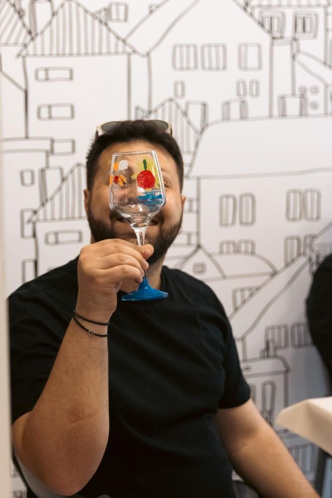 Ενα ποτήρι με τη σφραγίδα σου