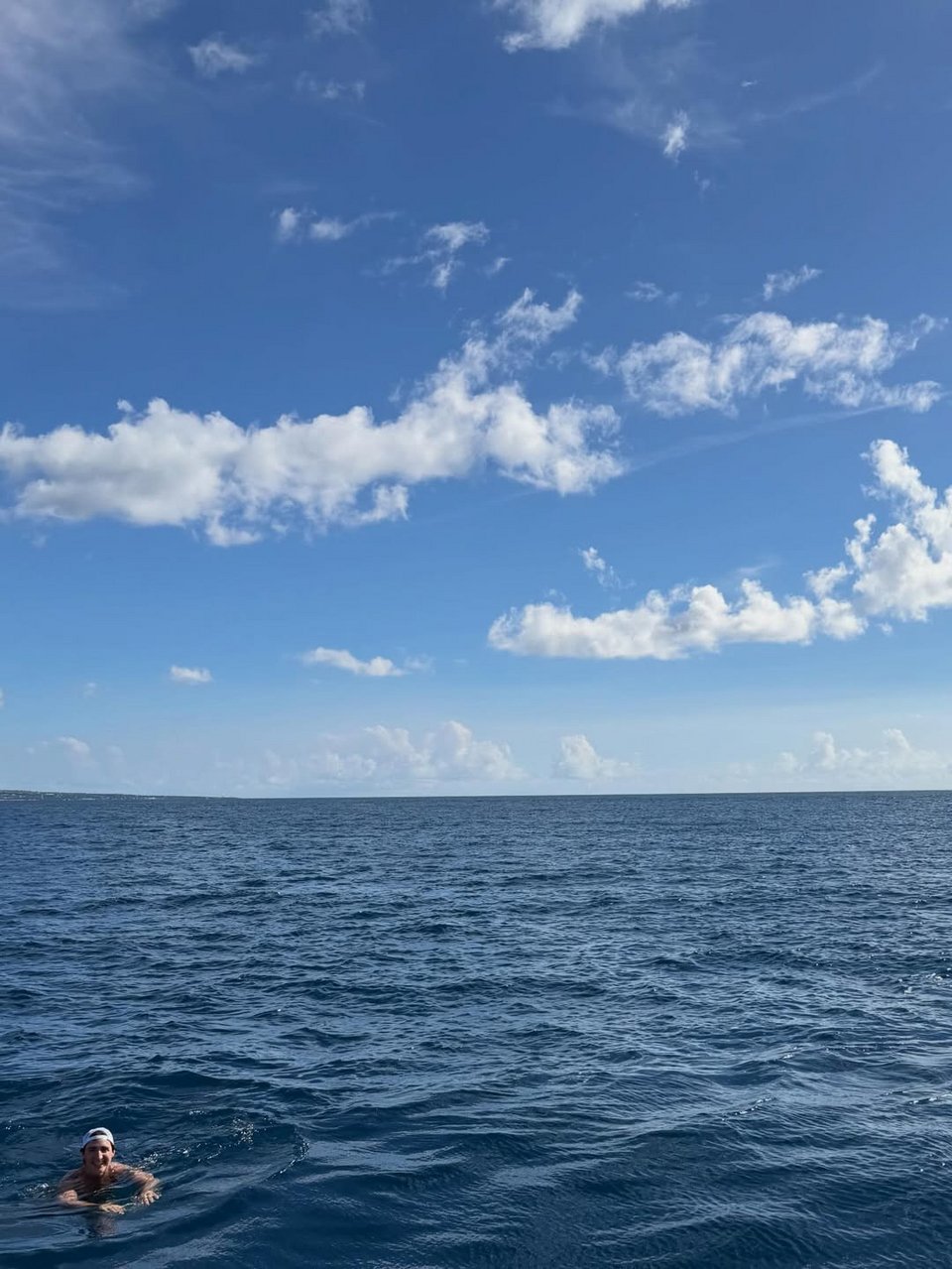 Μία από τις φωτογραφίες που μοιράστηκε η Κέιτι Πέρι δείχνει τον Τζάστιν Τριντό να κάνει μπάνιο 