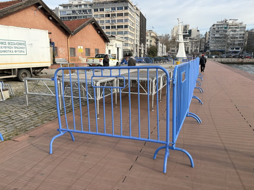 Ετοιμασίες στο λιμάνι της Θεσσαλονίκης για την τελετή καθαγιασμού των Υδάτων