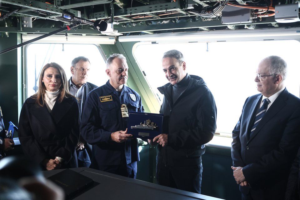 Η βουλευτής του ΣΥΡΙΖΑ Νίνα Κασιμάτη στη φρεγάτα Belharra 