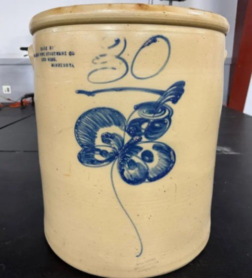 Το κεραμικό δοχείο που πουλήθηκε για 32.000 δολάρια / Bramer Auction and Realty