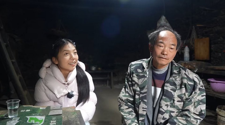 Ο Γιανγκ με την Qingyunji 