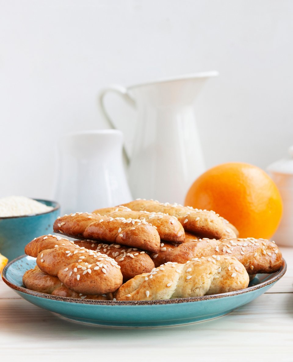 Κουλουράκια πορτοκαλιού με σουσάμι, χωρίς γλουτένη / Φωτογραφία: Shutterstock