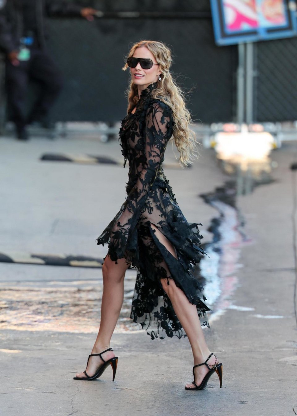 Η Μάργκοτ Ρόμπι στην εκπομπή του Τζίμι Κίμμελ