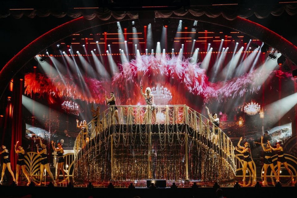 Θριαμβευτική πρεμιέρα για τον Τάκη Ζαχαράτο και την Έλενα Παπαρίζου 