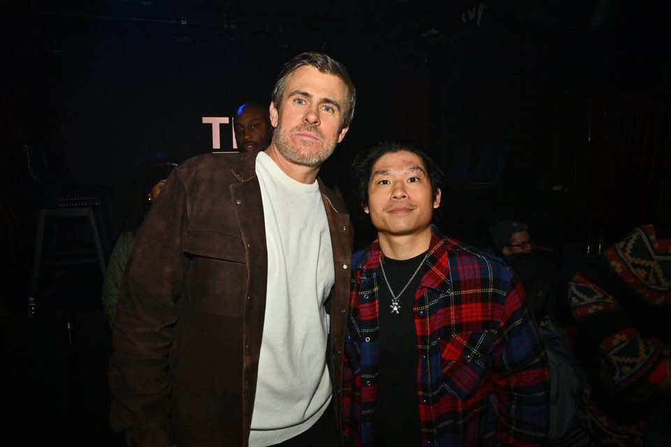 Ο Παξ Τζολί Πιτ με τον σκηνοθέτη Γκάρετ Πάτεν