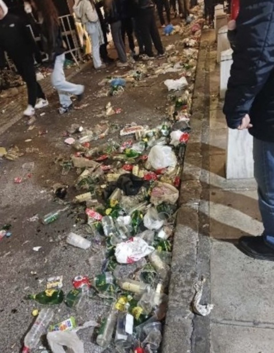 Τους 700 τόνους «άγγιξαν» τα απορρίμματα των εορταστικών εκδηλώσεων και των πάρτι που έγιναν την παραμονή αλλά και ανήμερα της Πρωτοχρονιάς, στον δήμο Θεσσαλονίκης