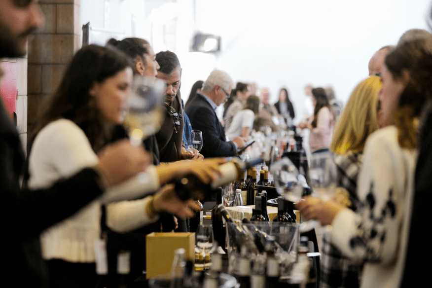 Οι αίθουσες του Ζαππείου προσφέρουν την ιδανική ατμόσφαιρα για μια άνετη και ποιοτική περιήγηση στον ελληνικό αμπελώνα 