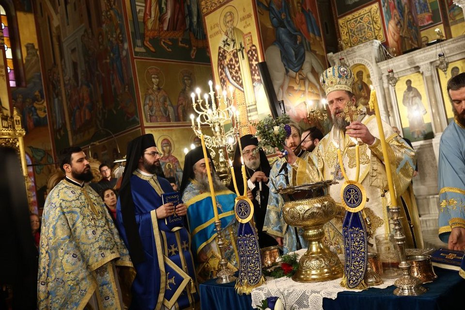 Με κατάνυξη και μεγαλοπρέπεια πραγματοποιήθηκε ο εορτασμός των Θεοφανίων στη Θεσσαλονίκη 