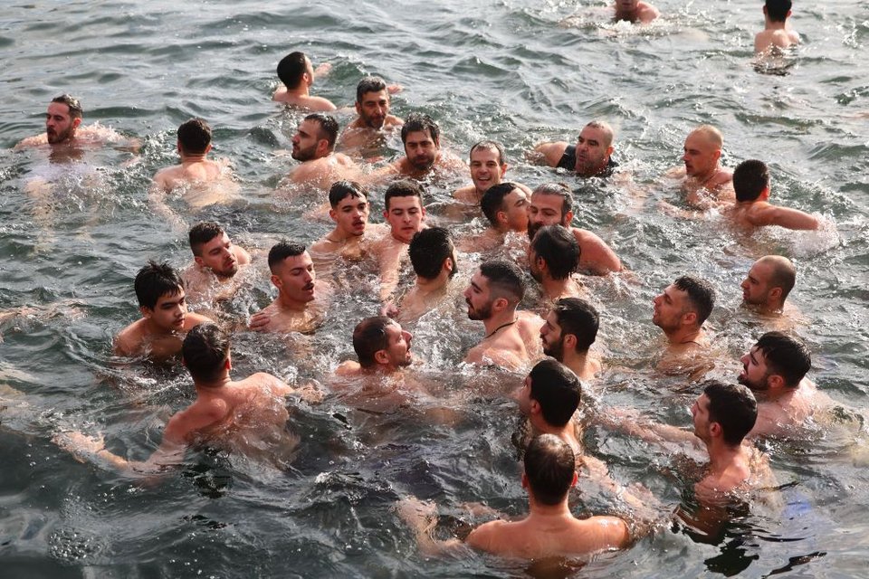 Στα παγωμένα νερά του Θερμαϊκου