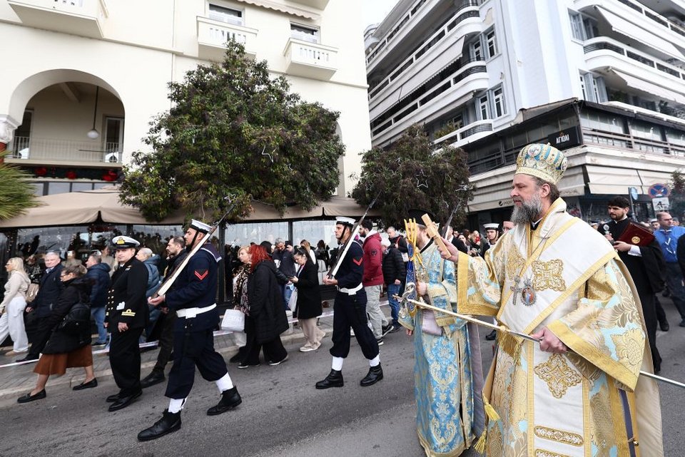 Λιτάνευση εικόνων στους δρόμους της πόλης 
