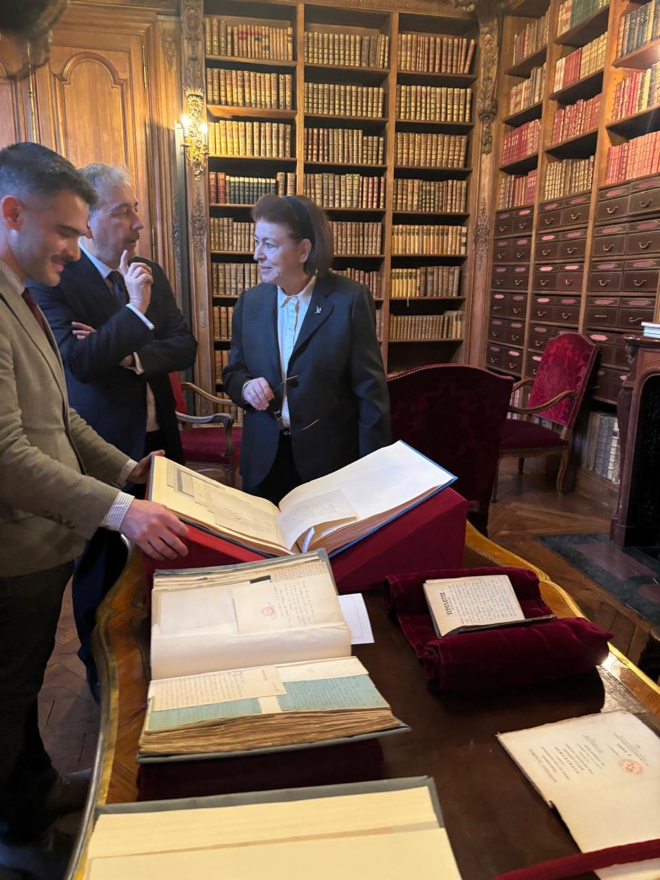 Επίσκεψη της Υπουργού Πολιτισμού Λίνας Μενδώνη στην Εθνική Βιβλιοθήκη της Γαλλίας