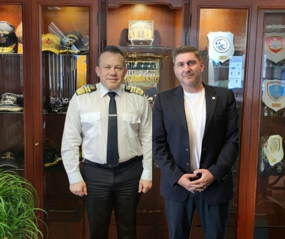 Ο Cpt. Γιώργος Βάλλης και ο Τρύφωνας Κοντιζάς 