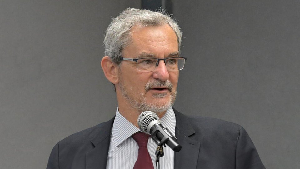 Ο καθηγητής Νευρολογίας της Ιατρικής Σχολής του Πανεπιστημίου Αθηνών, Σωκράτης Παπαγεωργίου