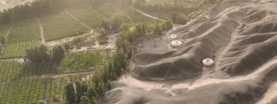 Tμήμα του «πράσινου» Σινικού Τείχους στην έρημο Γκόμπι / Φωτογραφία: Screenshot 