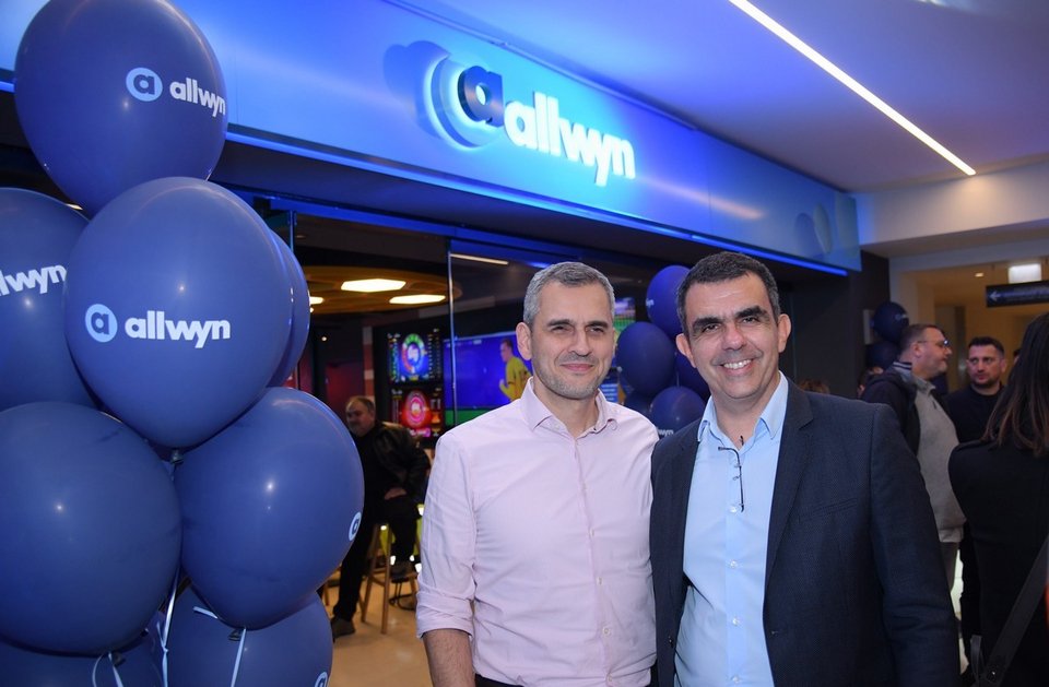 Ηλίας Κατσαρός, Chief Retail Officer της Allwyn Hellas και Φώτης Ζησιμόπουλος, Chief of Sales &amp; Marketing Stores Officer της Allwyn Hellas 