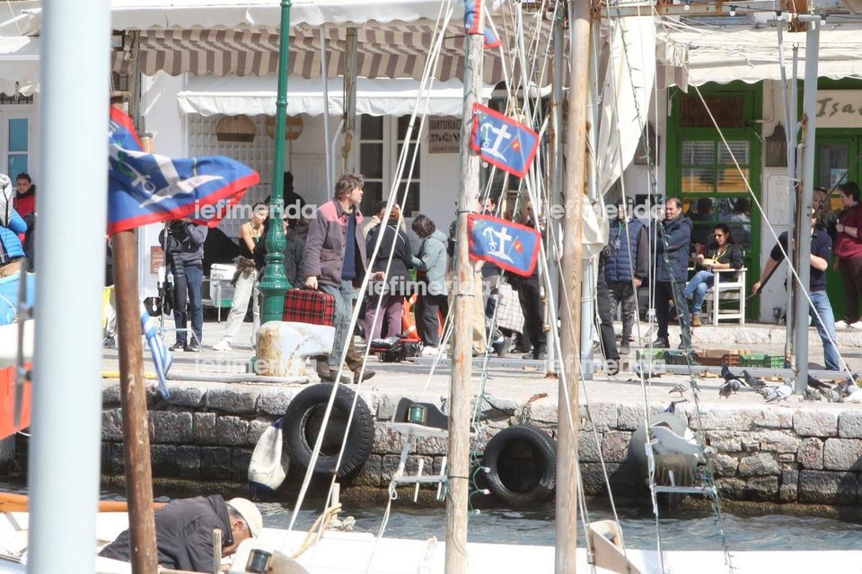 Το γύρισμα του Μπραντ Πιτ στο κρεοπωλείο της Υδρας