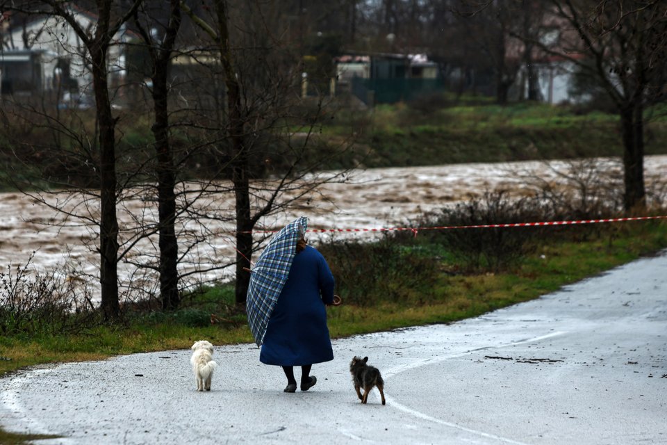 Η στάθμη του νερού σε ρέματα ανέβηκε επικίνδυνα στον Αγιόκαμπο της Λάρισας / Intime
