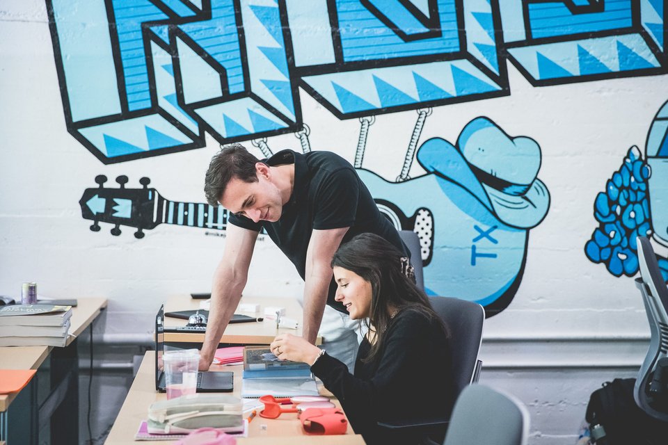 Το σχολείο, που λειτουργεί με την επωνυμία «Άλφα Σκουλ» [Alpha School], υποστηρίζει ότι είδε θεαματική άνοδο στις επιδόσεις των μαθητών του, αφότου ενσωμάτωσε στη διδασκαλία έναν «εκπαιδευτικό βοηθό» τεχνητής νοημοσύνης / INSTAGRAM