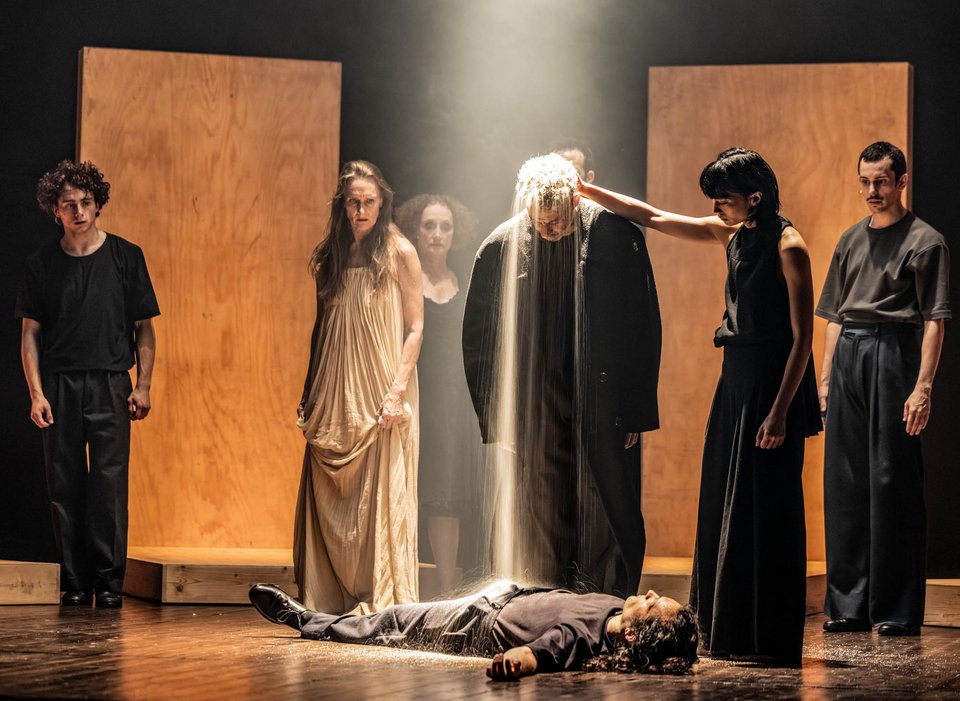 7 &amp; 8 Αυγούστου, Alan Lucien Øyen, Αντιγόνη