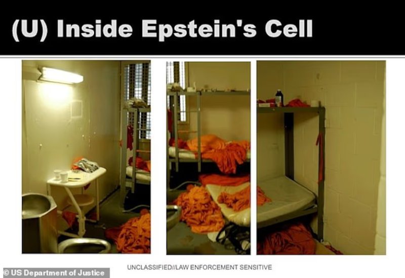 Φωτογραφίες από το κελί του Τζέφρι Έπσταϊν περιλαμβάνονται μεταξύ των αρχείων που έδωσε προ ημερών στη δημοσιότητα το υπουργείο Δικαιοσύνης των ΗΠΑ