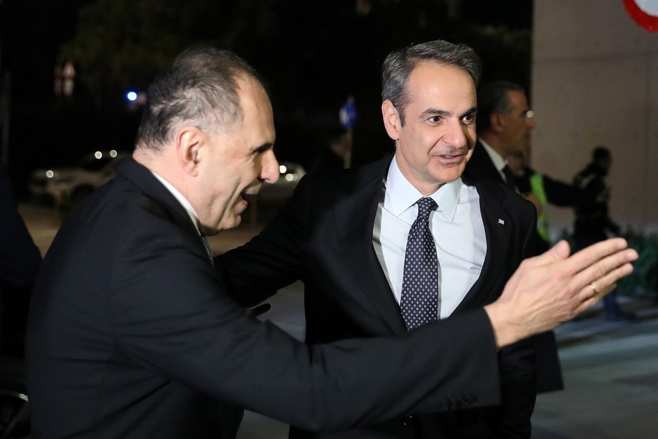 Ο Γιώργος Γεραπετρίτης υποδέχθηκε στο υπουργείο Εξωτερικών τον πρωθυπουργό, Κυριάκο Μητσοτάκη / Intime