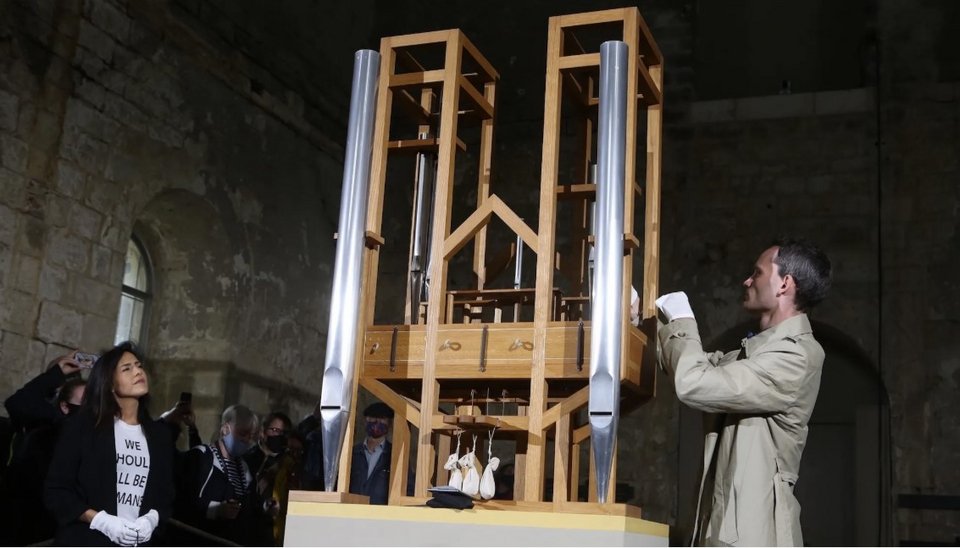 Στις 5 Σεπτεμβρίου 2001, μέσα σε μια μεσαιωνική εκκλησία στη γερμανική πόλη Χάλμπερστατ, ξεκίνησε μια συναυλία που δεν έχει τελειώσει ακόμη. Και αν όλα πάνε σύμφωνα με τον σχεδιασμό, δεν πρόκειται να τελειώσει ούτε στις επόμενες δεκαετίες, ούτε καν στους επόμενους αιώνες / GETTY