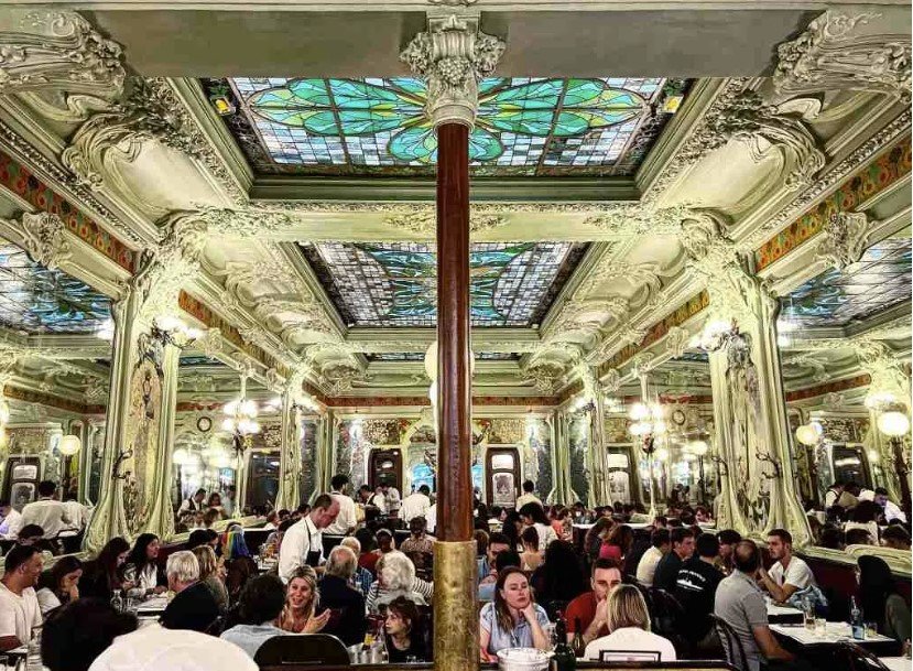 Tα «μπουγιόν», τα εστιατόρια που εμπνέονται από τις λαϊκές «σούπες» του 19ου αιώνα και υπόσχονται καλομαγειρεμένο, χορταστικό φαγητό σε τιμές που δεν τρομάζουν / SHUTTERSTOCK