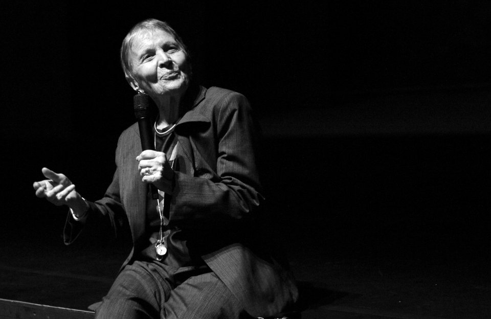 Το Διοικητικό Συμβούλιο, η Καλλιτεχνική Διευθύντρια και ολόκληρη η οικογένεια του Εθνικού Θεάτρου εκφράζουν ομόφωνα τη βαθιά θλίψη τους για την απώλεια της Ελένης Γλύκατζη Αρβελέρ.