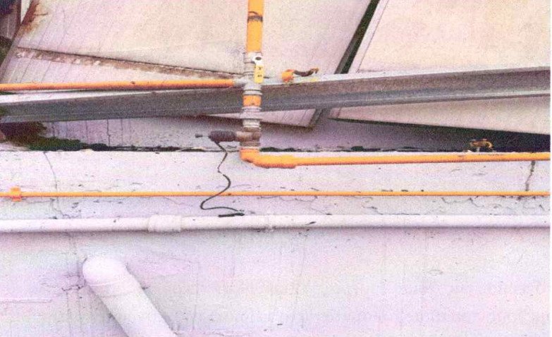 Η ηλεκτροβάνα στο εργοστάσιο της Βιολάντα