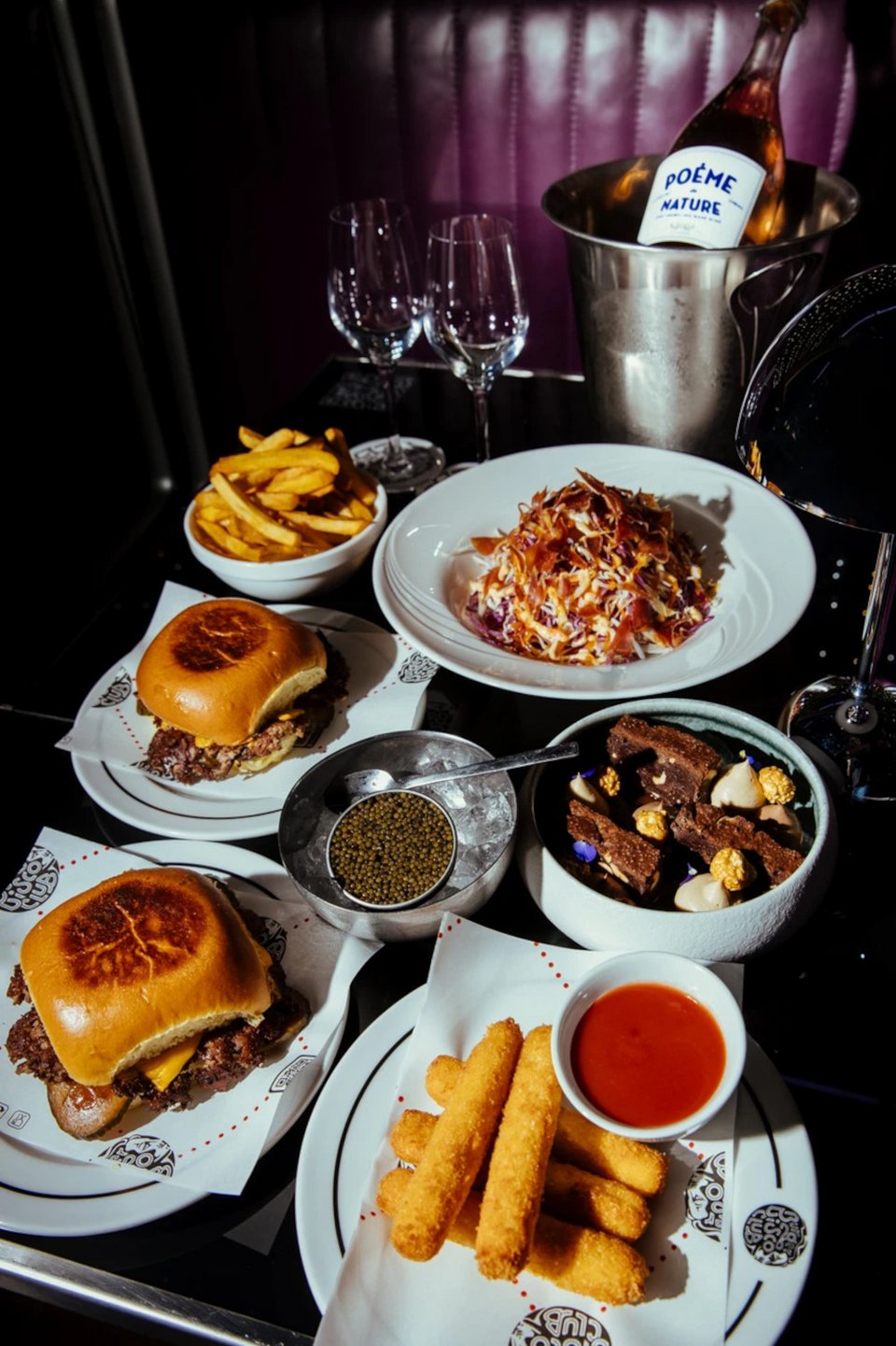 Μενού για τους Ερωτευμένους στο Burger Disco Club