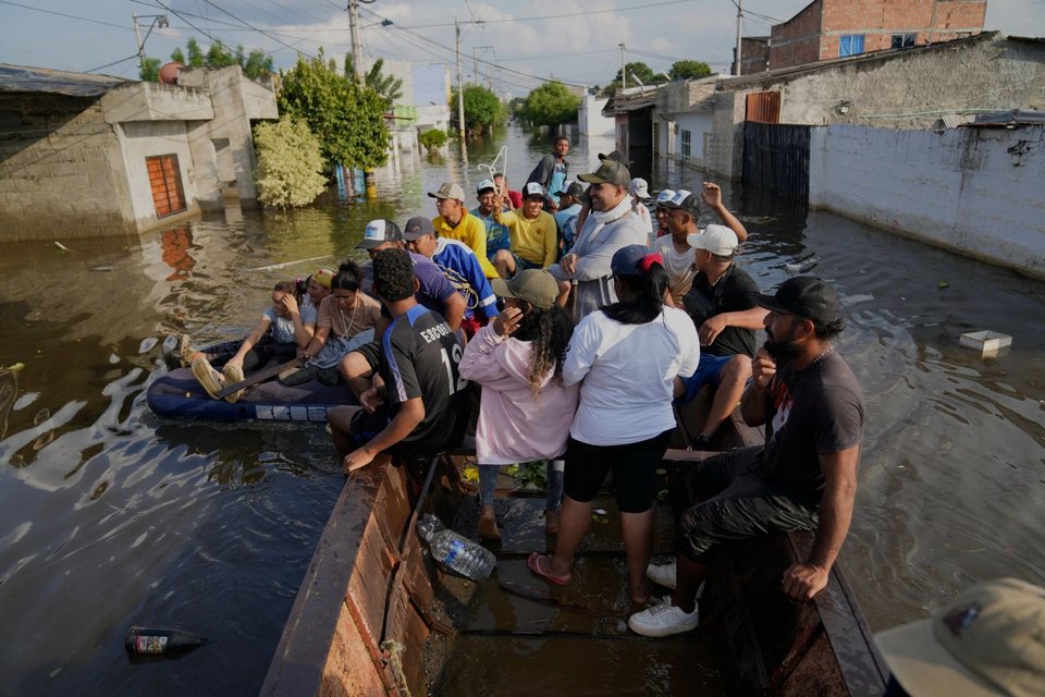 Ποτάμια οι δρόμοι 