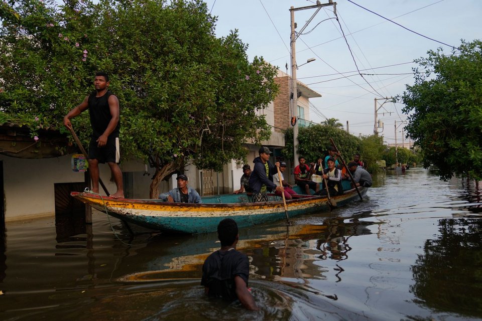 Με βάρκες στους δρόμους
