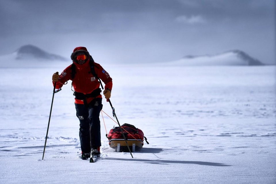 «Ο χειρουργός μου είπε ότι δεν θα ξαναπαίξω ποτέ. Ήταν σαν να έπεσα από γκρεμό», θυμάται. Για έναν άνθρωπο που μεγάλωσε μέσα στο άθλημα, σε μια χώρα όπου το ράγκμπι είναι σχεδόν εθνική ταυτότητα, η απώλεια δεν ήταν μόνο σωματική. Ήταν υπαρξιακή. «Ήμουν ο Richard Parks, ο παίκτης. Αν δεν ήμουν αυτό, τότε ποιος ήμουν;» / INSTAGRAM