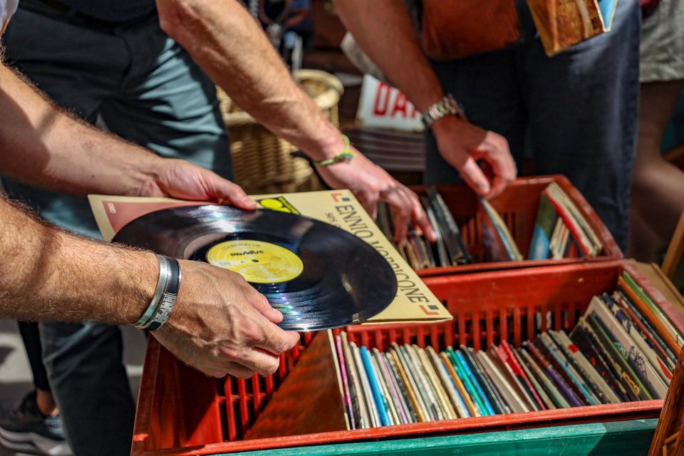 Το Vinyl Market έρχεται και πάλι ανανεωμένο και εμπλουτισμένο με νέες συλλογές δίσκων
