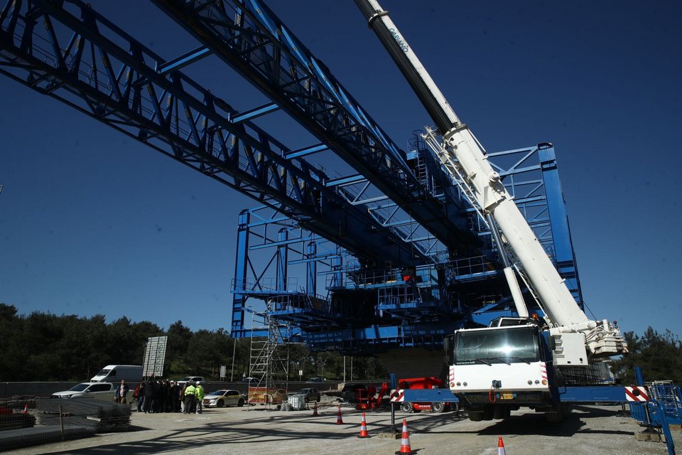 «Τα εργοτάξια δουλεύουν πυρετωδώς -ημέρα και νύχτα- και η πρόοδος είναι εμφανής σε όλους», ανέφερε χαρακτηριστικά o Xρίστος Δήμας