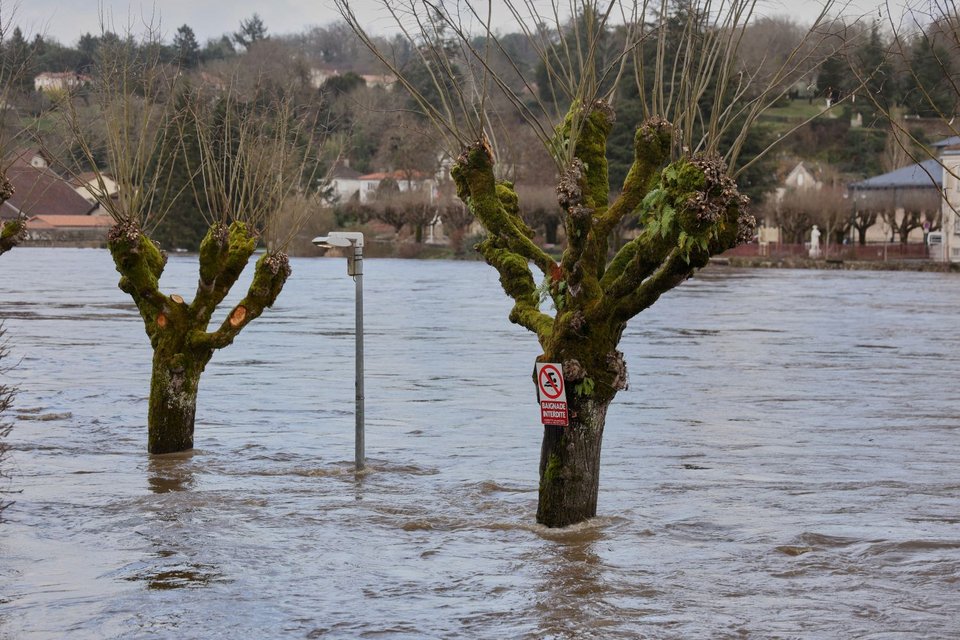 Καταιγίδα Νιλς στη Γαλλία / apimages 