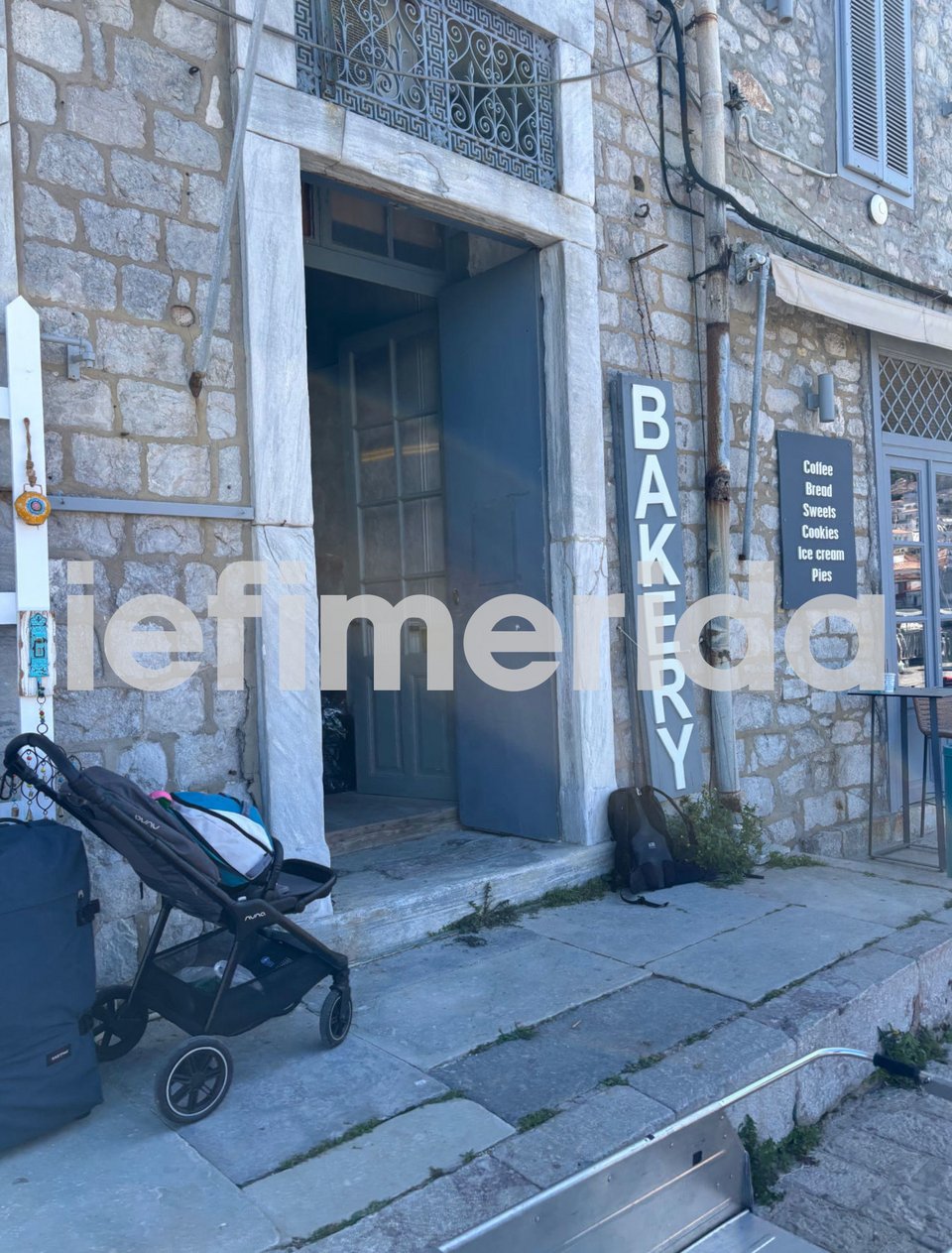 Σημείο προς σημείο πού θα γίνουν τα γυρίσματα στην Ύδρα: Το καμαρίνι του Μπραντ Πιτ στο... νηπιαγωγείο, τα χρήματα που πληρώνουν