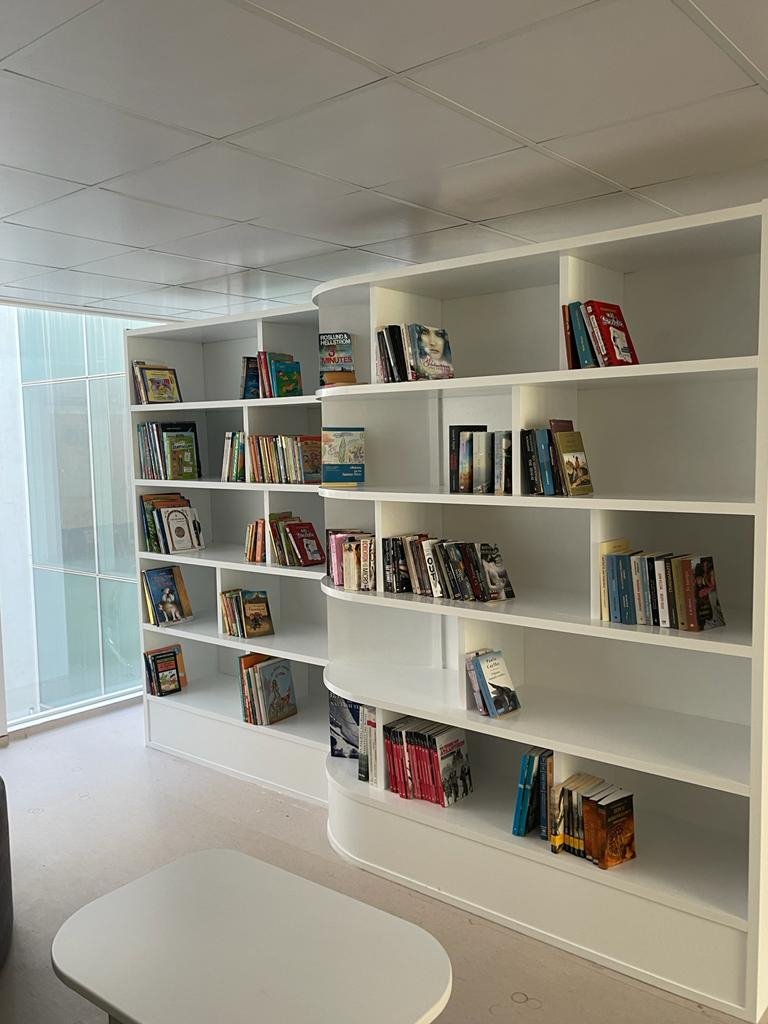 Βιβλιοθήκη Ανάσας στο νοσοκομείο Λευκάδας 