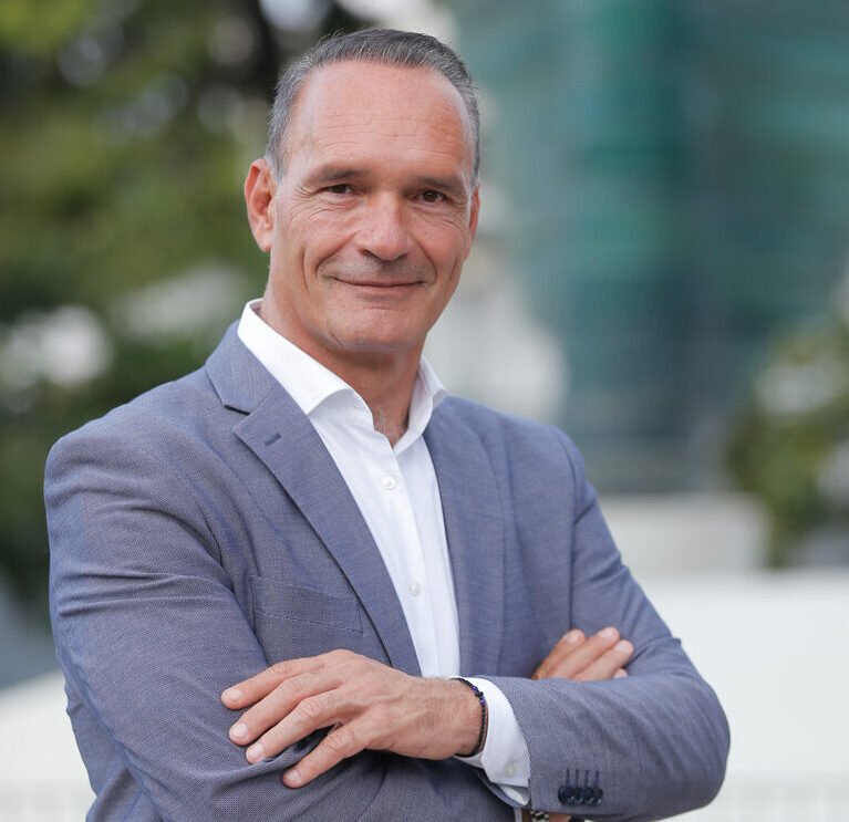 Μπάμπης Καραθάνος