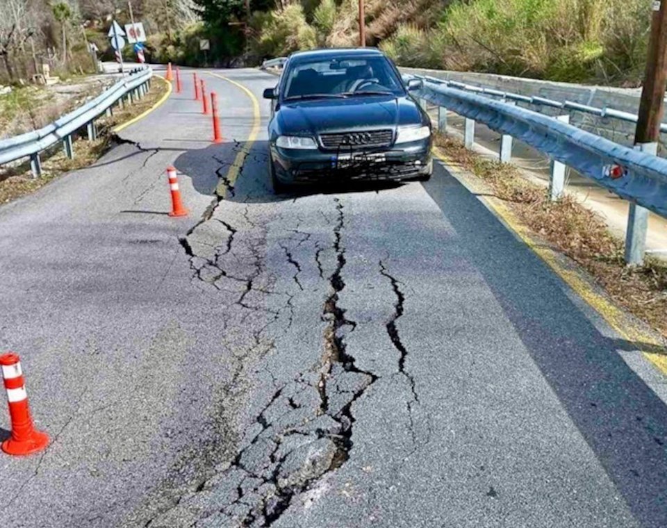 Καθίζηση στην παλιά εθνική οδό 