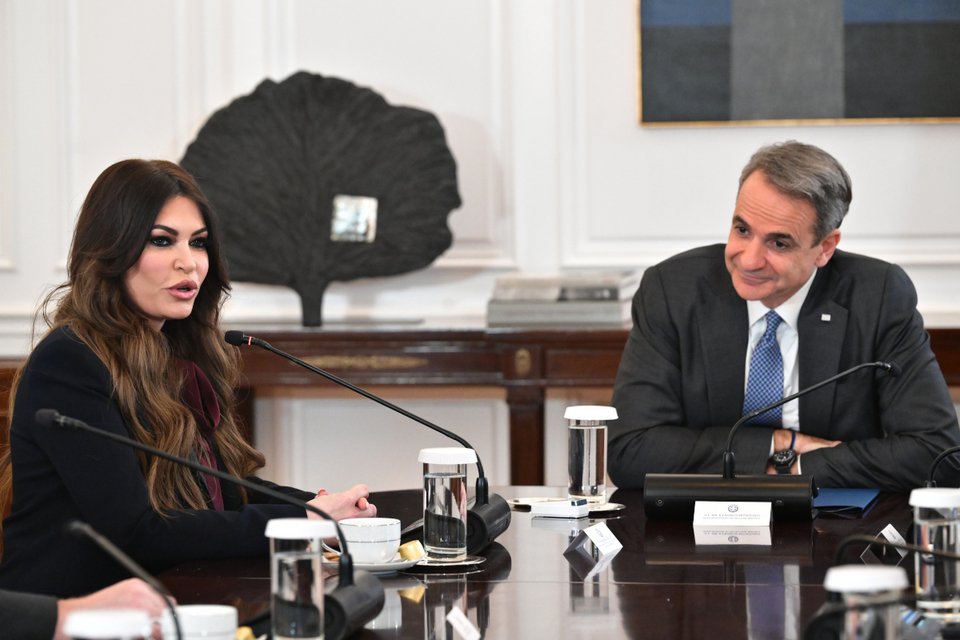 Ο Κυριάκος Μητσοτάκης με την πρέσβη των ΗΠΑ Κίμπερλι Γκίλφοϊλ