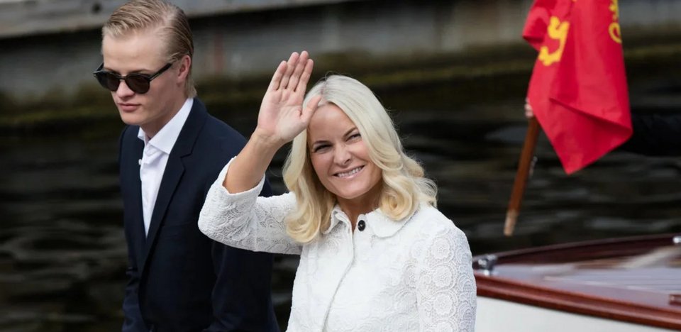 Η πριγκίπισσα Μέτε-Μάριτ της Νορβηγίας με τον γιο της, Μάριους Μποργκ Χόιμπι 