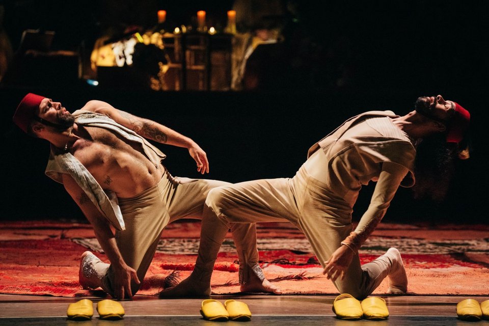 Τη μουσική συνέθεσε ειδικά για την παράσταση ο Τυνήσιος δεξιοτέχνης της viola d'amore Jasser Haj Youssef