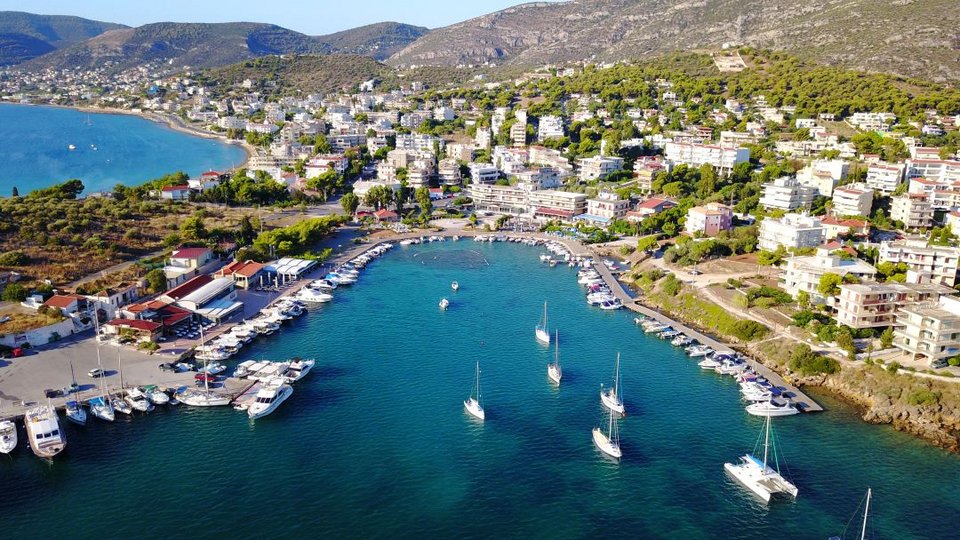 Στο Πόρτο Ράφτη για πέταγμα χαρταετού και στάση για φαγητό