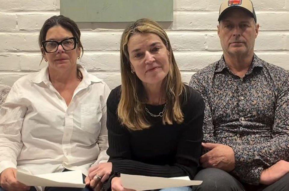 Η Σαβάνα με τα αδέλφια της. 