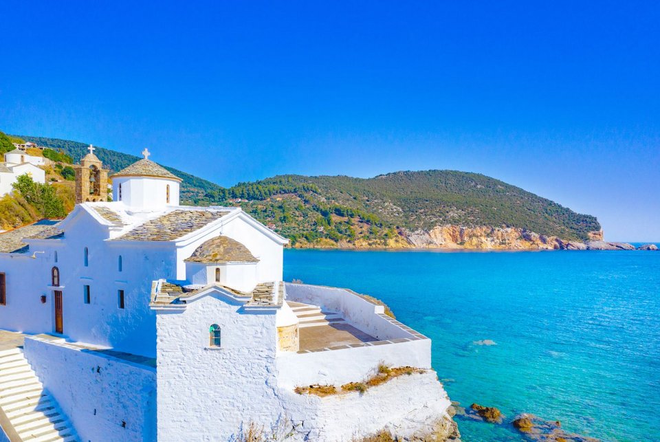 Eνας πολύπλευρος ελληνικός νησιωτικός προορισμός που διατηρεί τον αυθεντικό του χαρακτήρα και προσφέρει μια εμπειρία ποιοτικών διακοπών