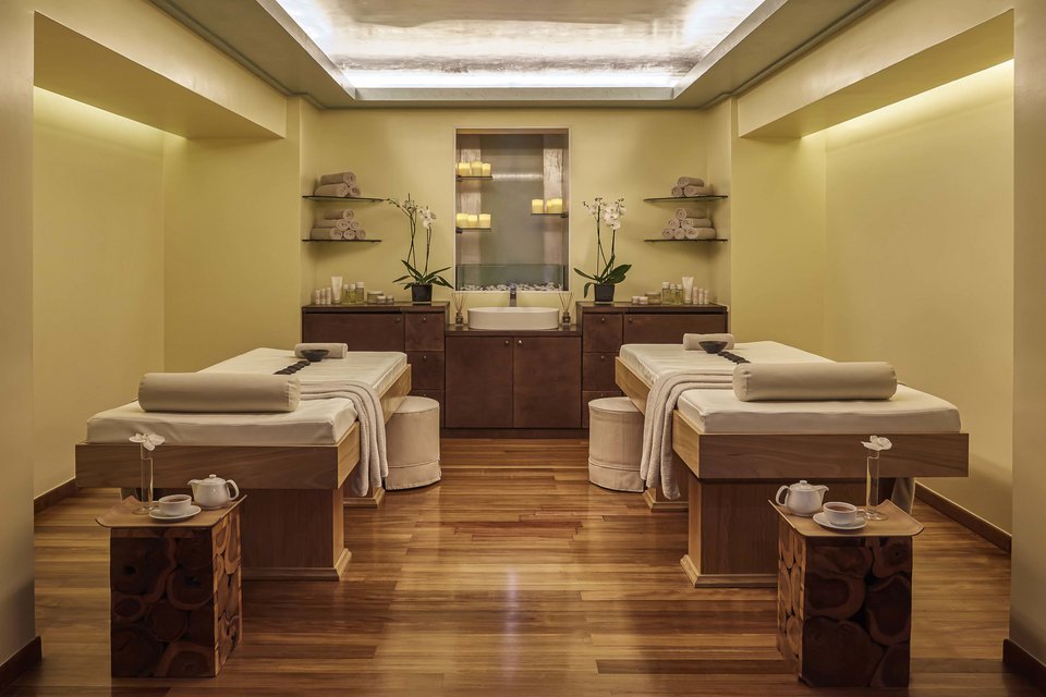 Η ημέρα των ερωτευμένων πλησιάζει και τα ιστορικά ξενοδοχεία Μεγάλη Βρεταννία και King George έχουν ετοιμάσει για τους επισκέπτες τους μια σειρά από ξεχωριστές εμπειρίες διαμονής, γαστρονομίας και ευεξίας