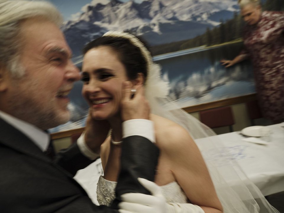 Κοσμάς Σκούταρης: Νίκος Καραθάνος  /Τζένη Σκούταρη: Γαλήνη Χατζηπασχάλη